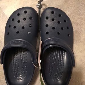 crocs